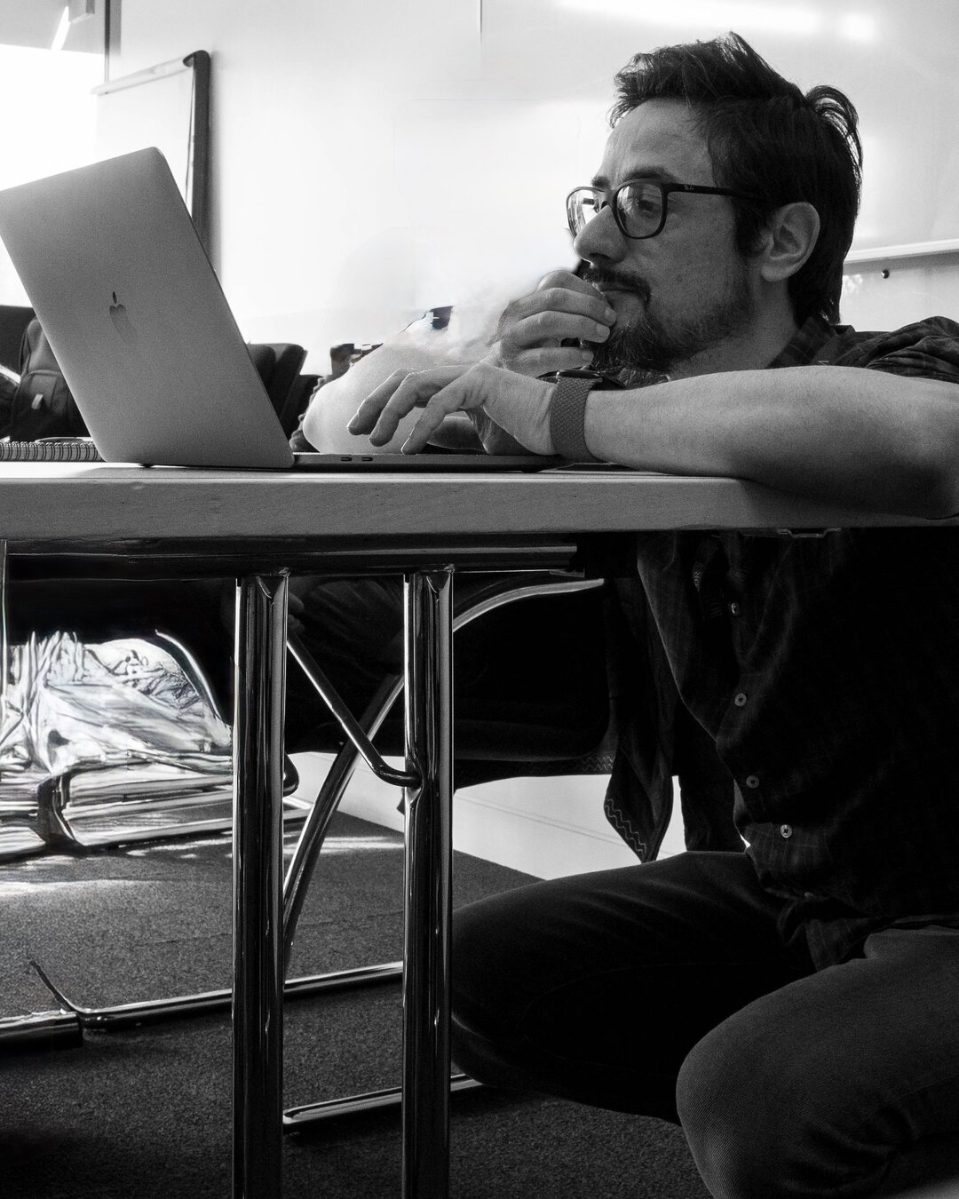 Cris Perán, founder of WeNova, in a working session